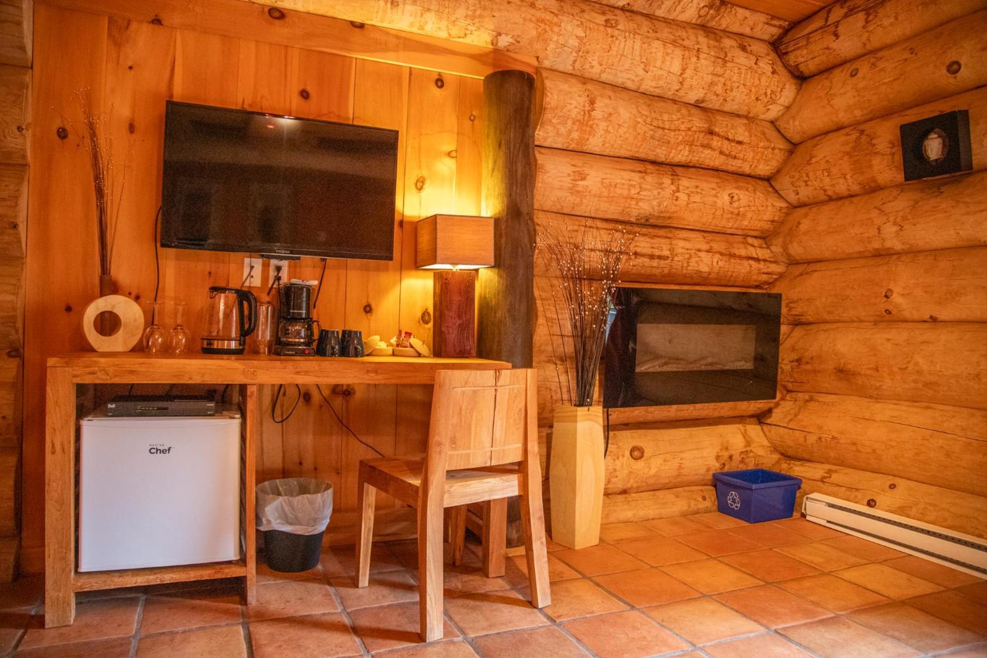 Auberge Couleurs De France Lac-Simon المظهر الخارجي الصورة