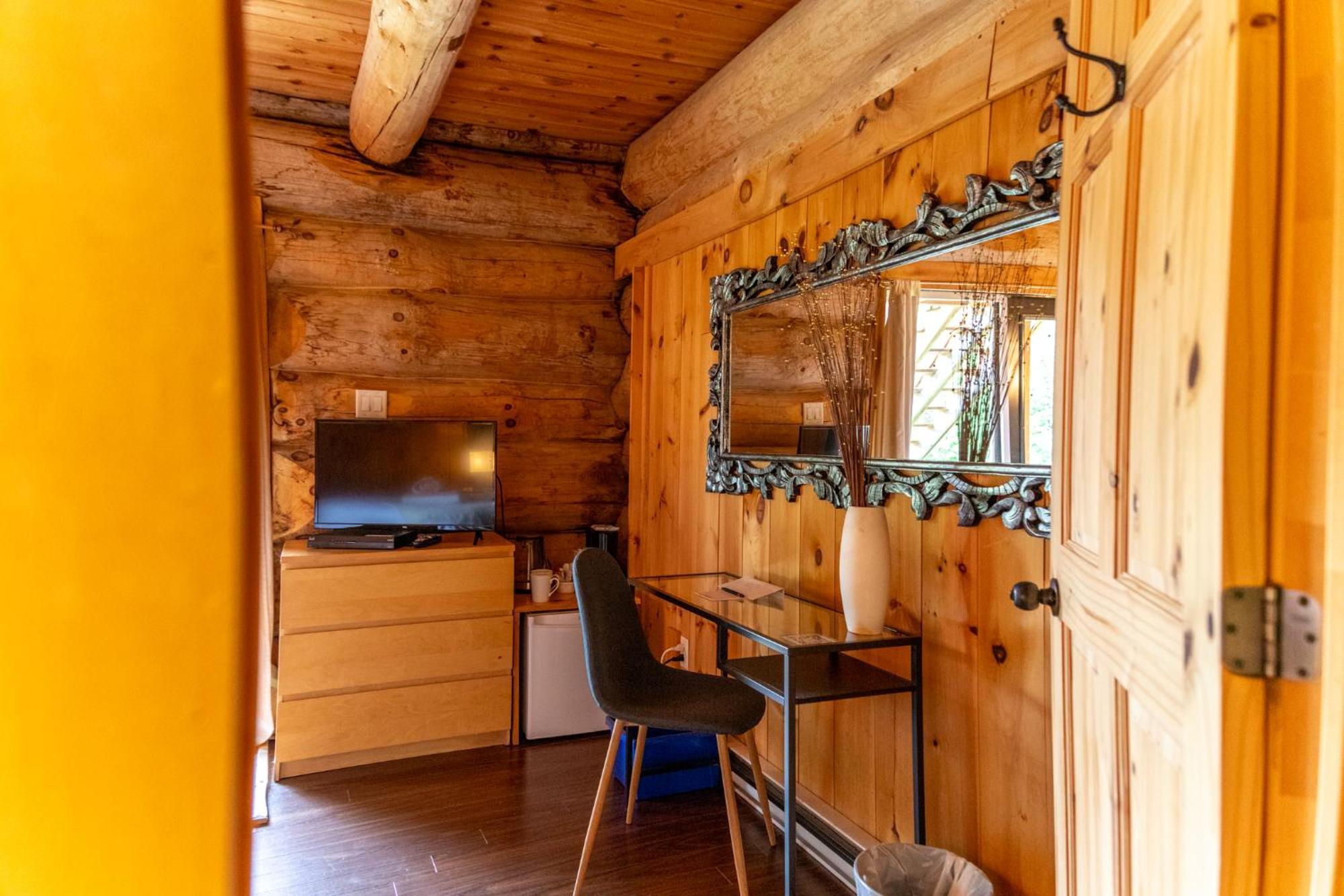 Auberge Couleurs De France Lac-Simon المظهر الخارجي الصورة